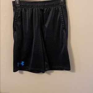 Black Under Armour shorts
